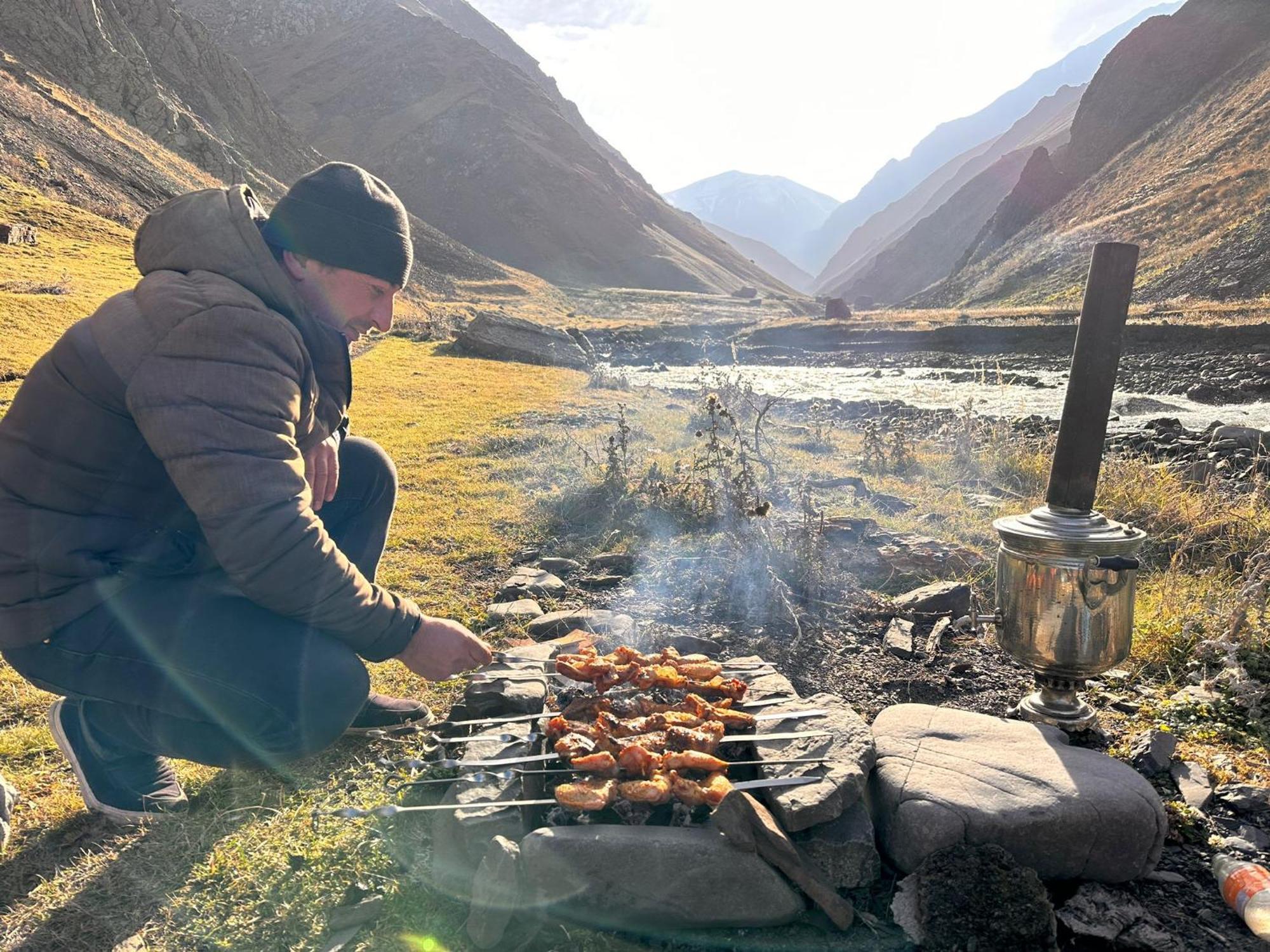 Xinaliq Khinalig Izzet'S Riverside Home Stay מראה חיצוני תמונה
